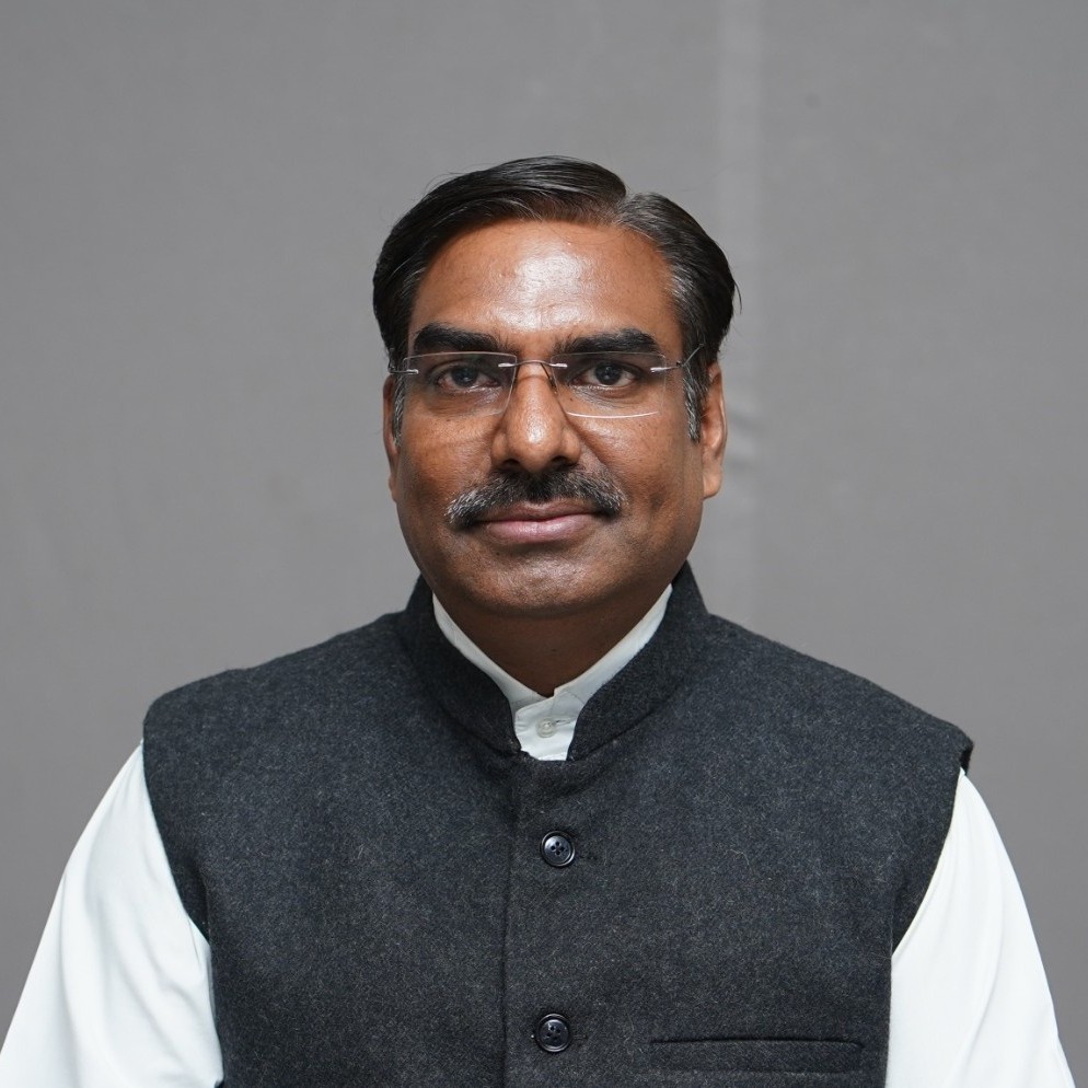  Dr. Bhanu  Saxena